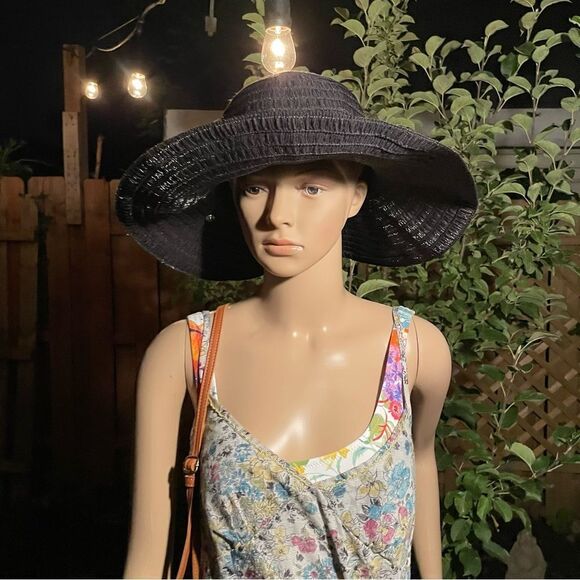 Black straw hat Kentucky Derby pin 🐎 - Picture 5 of 6